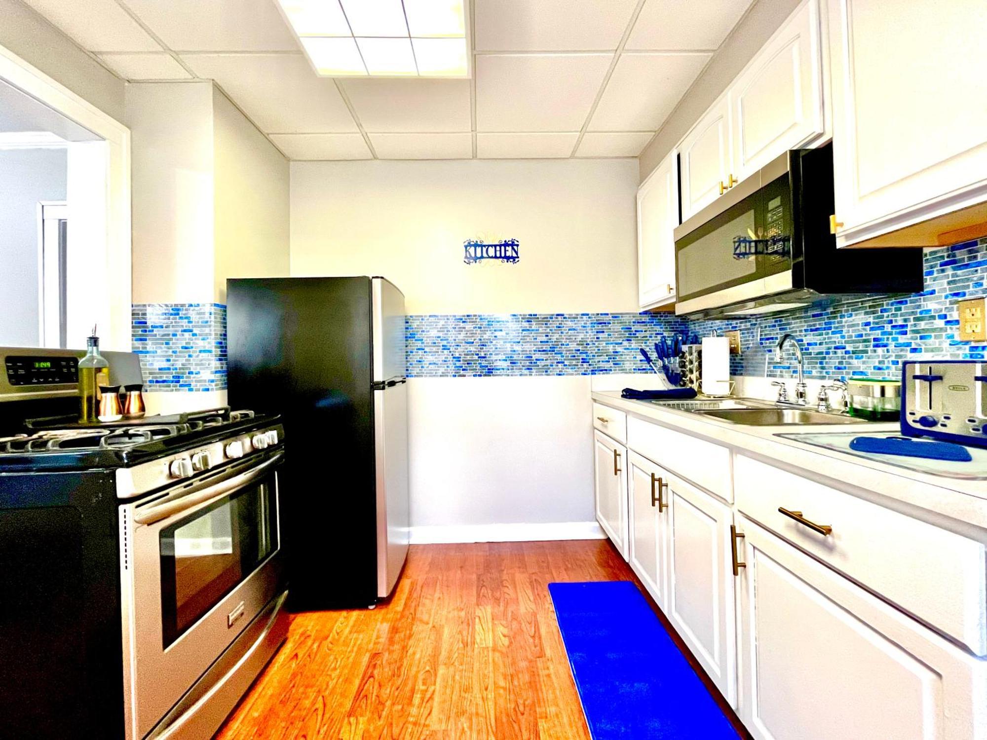 The Sapphire Haven - Your Old Brooklyn Oasis Awaits Families, Couples, Business Travelers Near Downtown With Parking, 300 Mb Wifi & Self Check-In Cleveland Exterior foto