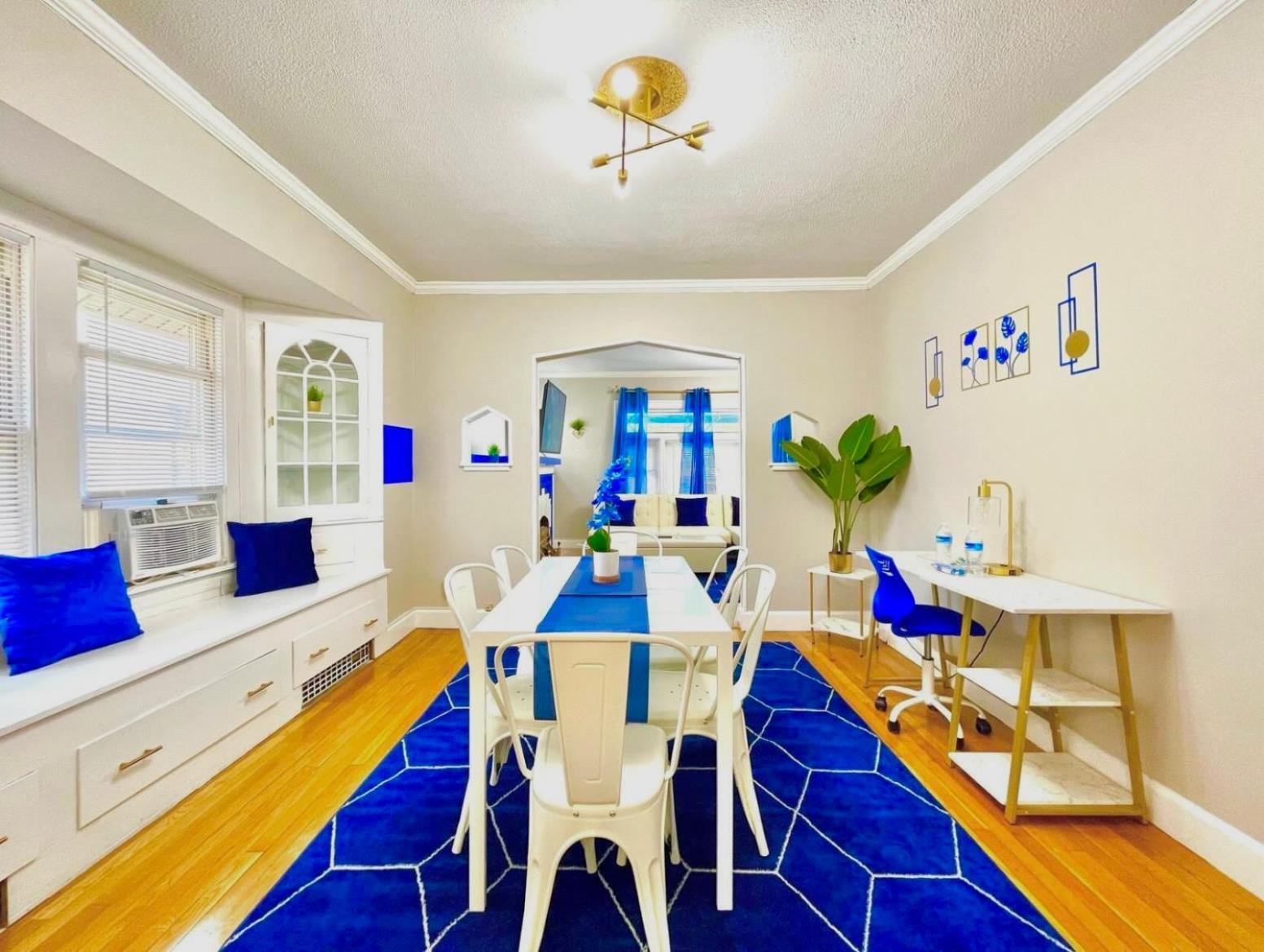The Sapphire Haven - Your Old Brooklyn Oasis Awaits Families, Couples, Business Travelers Near Downtown With Parking, 300 Mb Wifi & Self Check-In Cleveland Exterior foto
